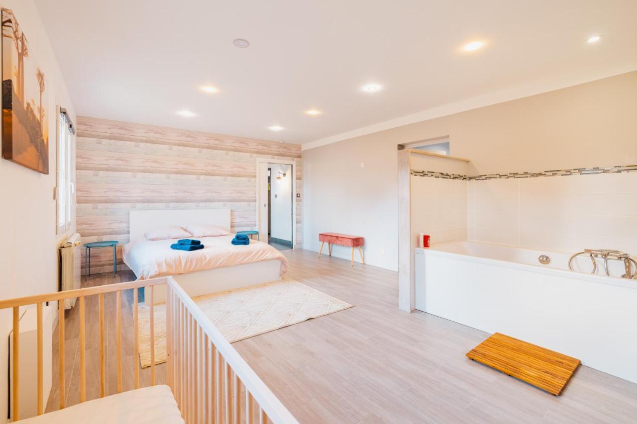 Grande Maison Avec Piscine Et Jacuzzi A La Campagne Desvres ภายนอก รูปภาพ